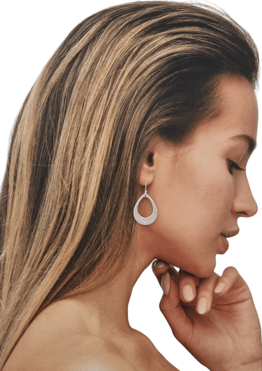 Hoop shaped earring - LOVEbomb