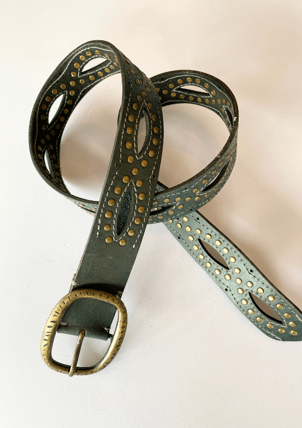 Etched buckle belt - Art n Vintage