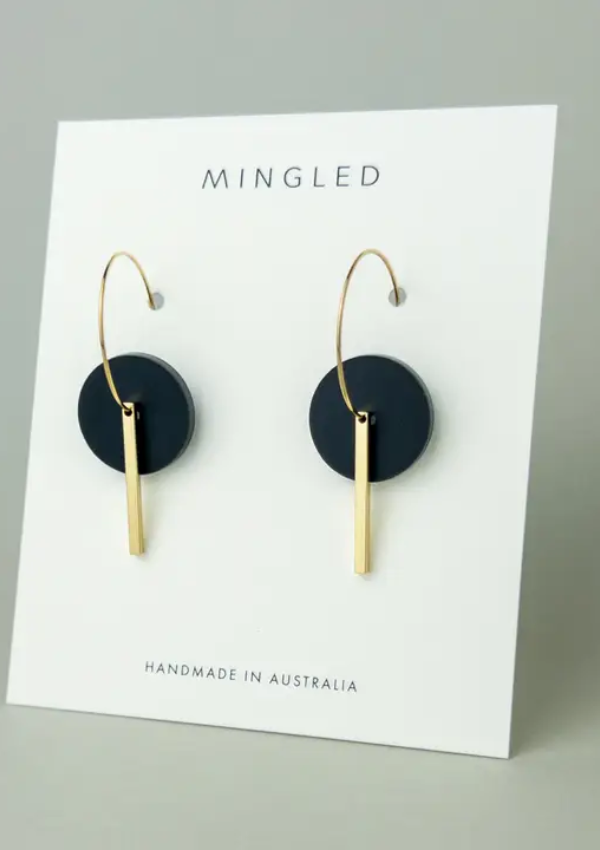 Black and gold dangle earrings - Mingled 