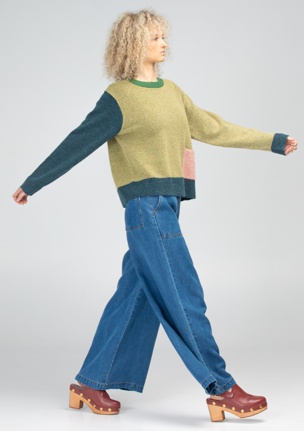 Crew neck jumper in apple green - Boom Shankar
