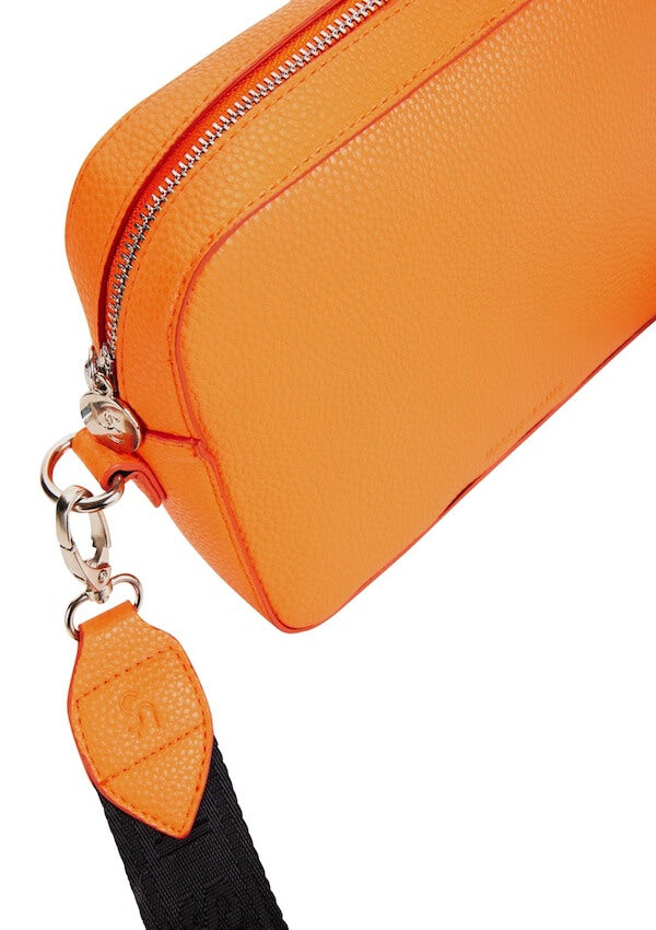 Cross body bag in orange - Urban Status