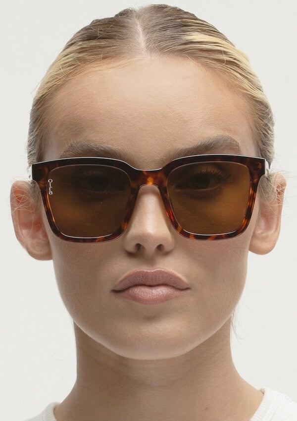 Classic sunglasses in tortoise - Otra Eyewear